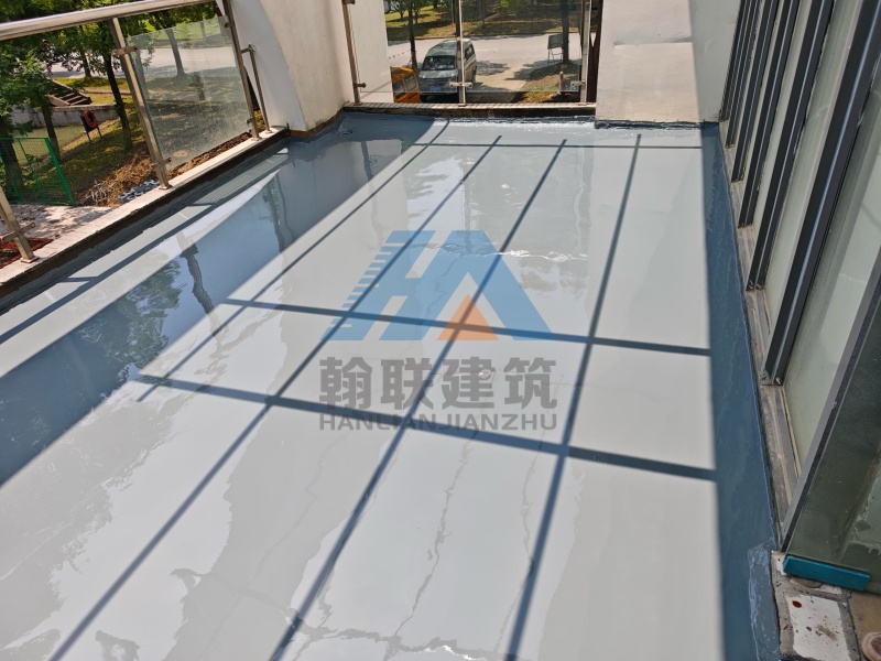 研究生宿舍露台手工聚脲涂刷防水工程