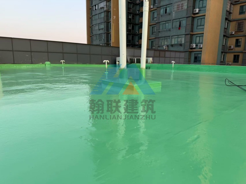 温莎堡假日广场-混凝土屋面喷涂聚脲防水工程